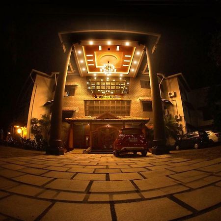 Devasura Inn Guruvayur Exterior photo