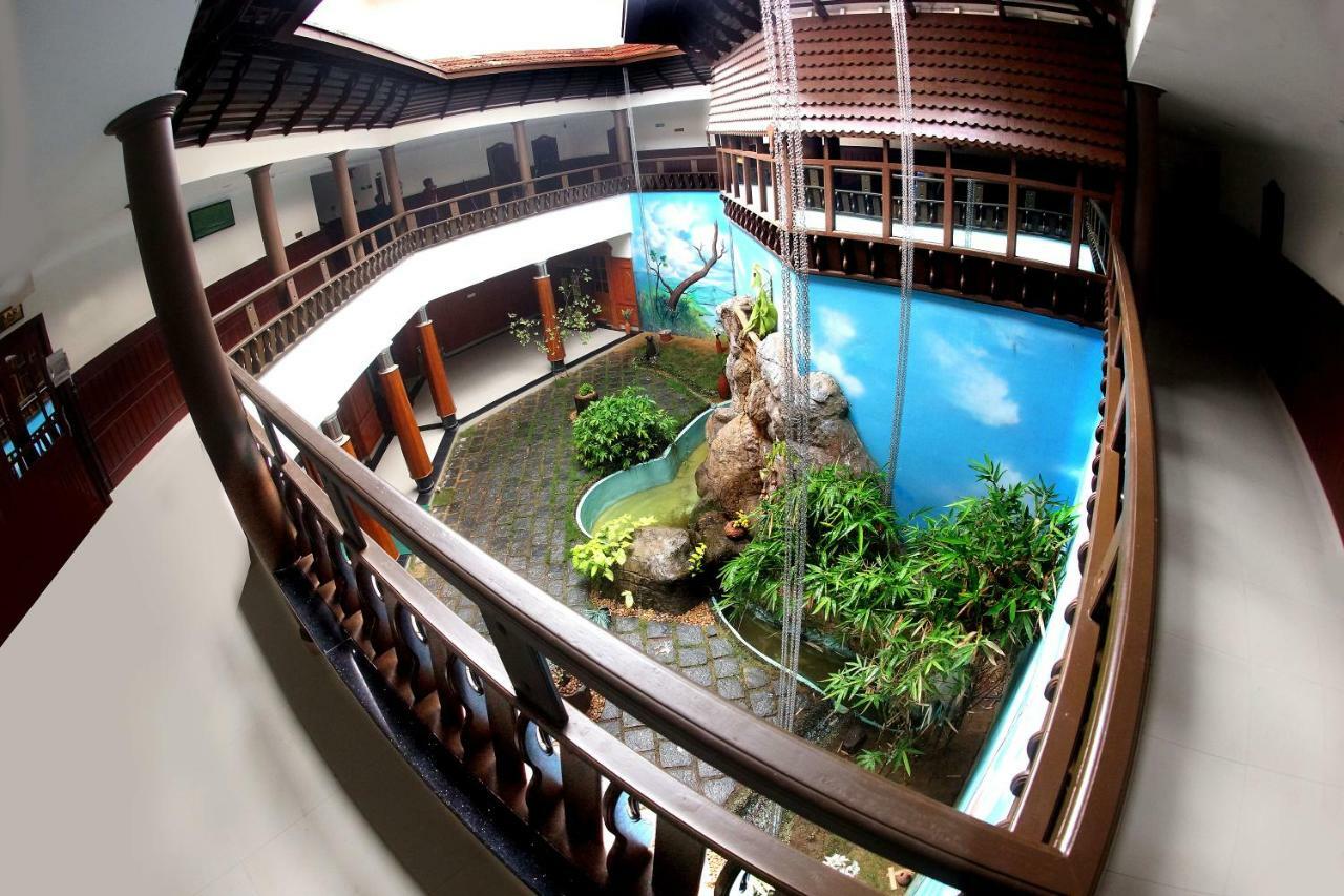 Devasura Inn Guruvayur Exterior photo